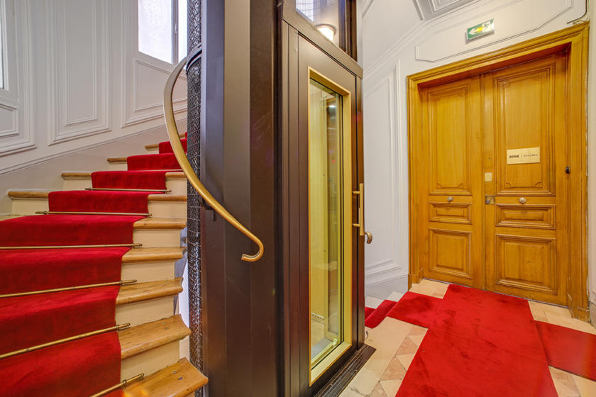 PARIS cage d'escalier